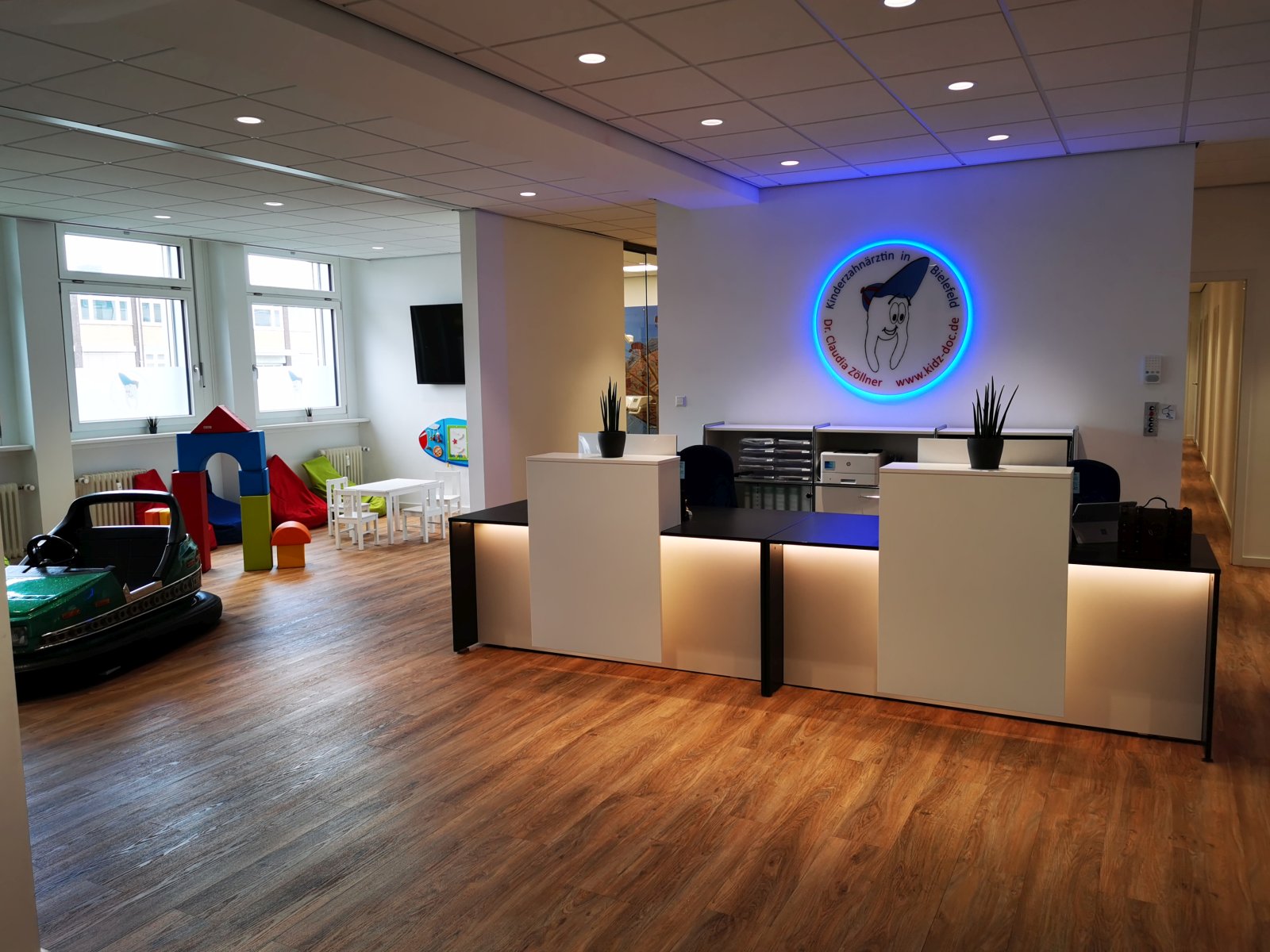 Vertrauen Sie auf unsere Erfahrung für gesunde Zähne und ein strahlendes Lächeln!