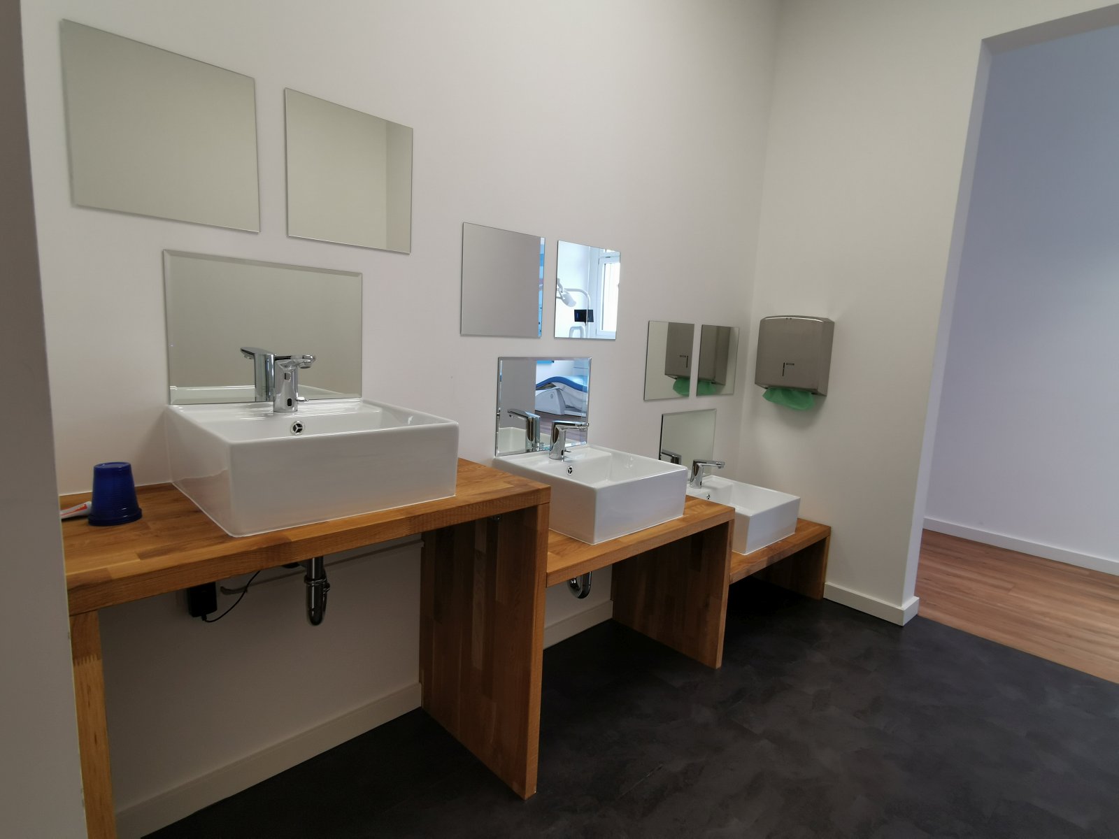 Unsere kindgerechte Toilette ist speziell für die Bedürfnisse der kleinen Patienten gestaltet.